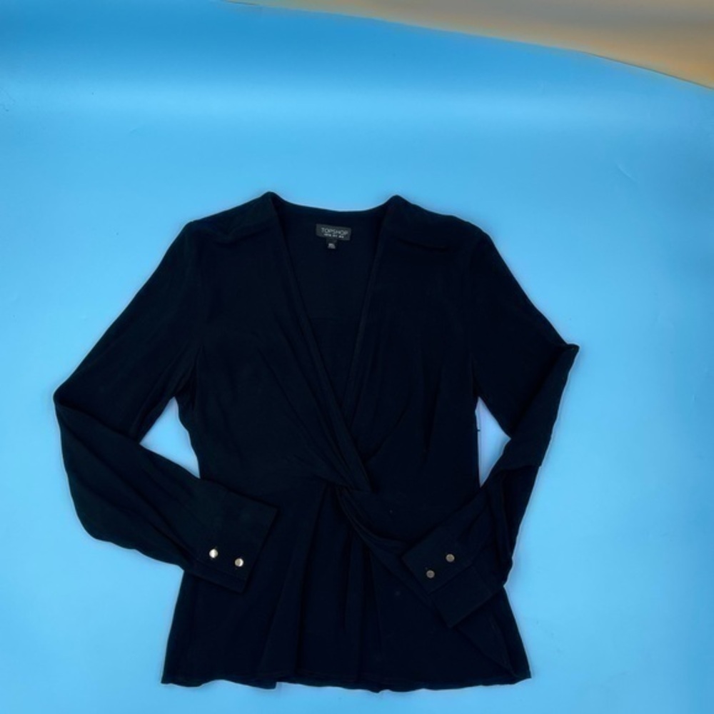 Like new! TOPSHOP Twist Front Long-Sleeve Top